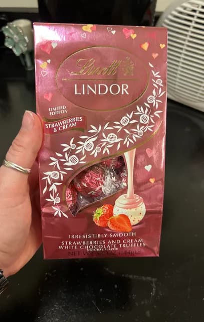 Lindt Lindor Irresistably Smooth Strawberries And Cream White Chocolate Truffles