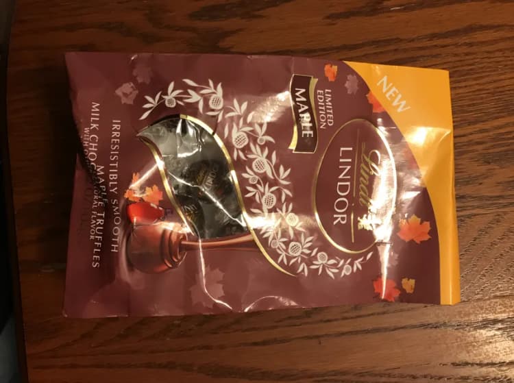 Lindt Lindor Maple Milk Chocolate Truffles