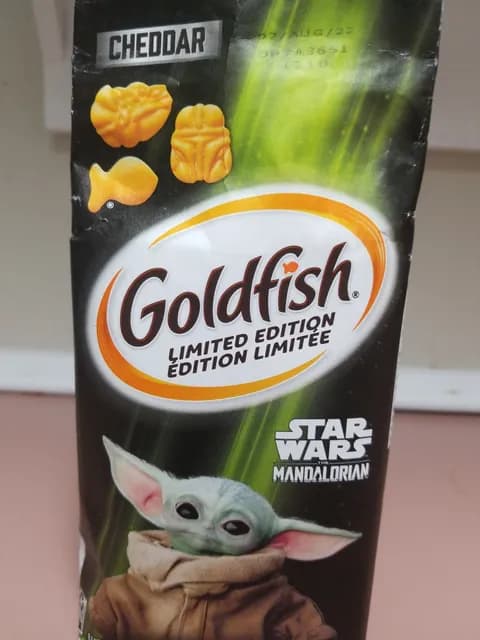 Goldfish Star Wars The Mandalorian Cheddar Crackers