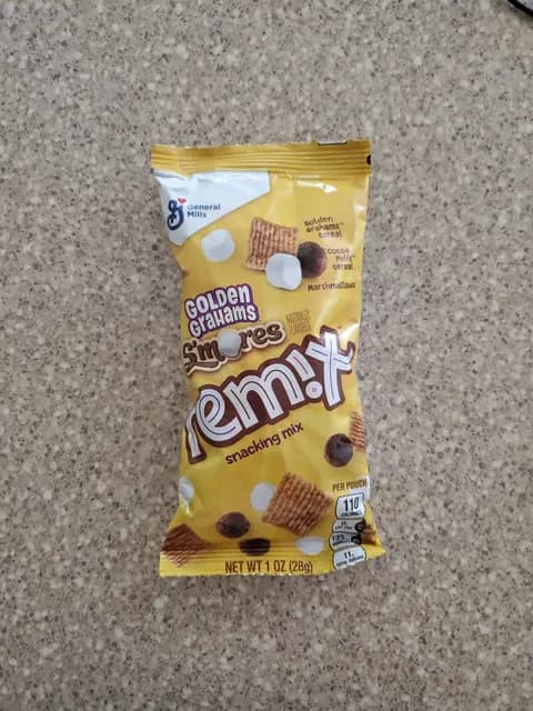 General Mills Golden Grahams S'Mored Remix Snacking Mix
