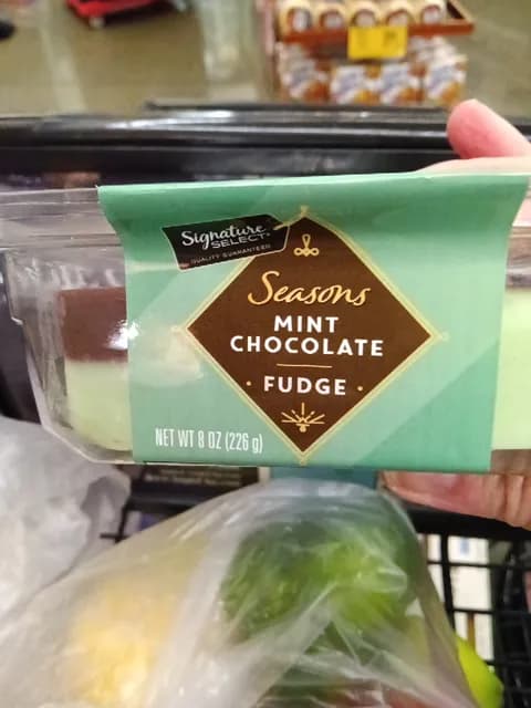 Signature Select Seasons Mint Chocolate Fudge
