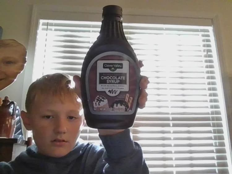 Clover Valley Naturally Flavored Chocolate Syrup