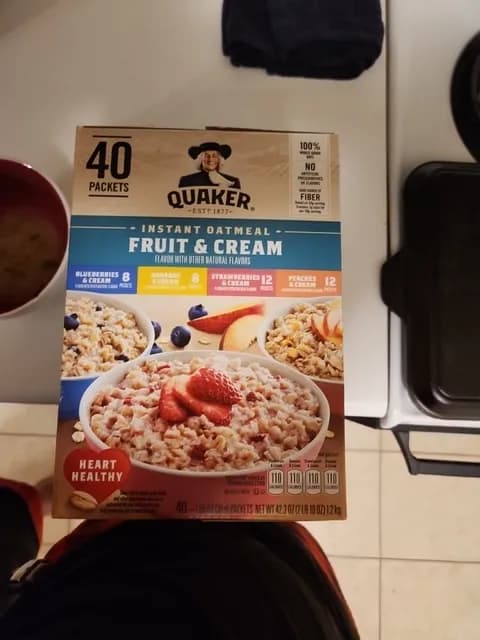 Quaker Instant Oatmeal Fruit & Cream Variety Pack: Blueberries & Cream, Bananas & Cream, Strawberries & Cream, Peaches & Cream