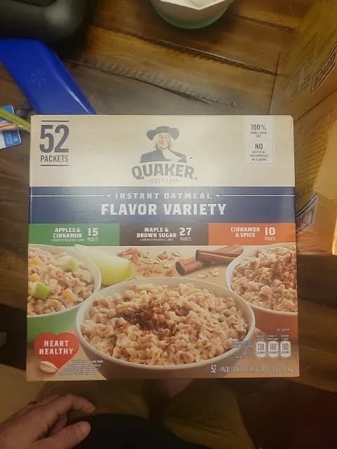 Quaker Instant Oatmeal Flavor Variety: Apples & Cinnamon, Maple & Brown Sugar, Cinnamon & Spice