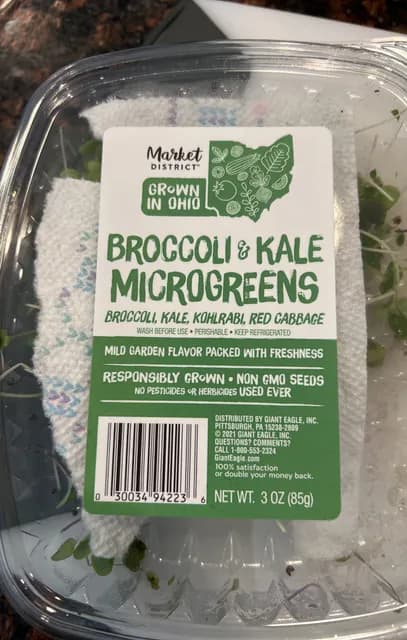 Market District Grown In Ohio Broccoli & Kale Microgreens
