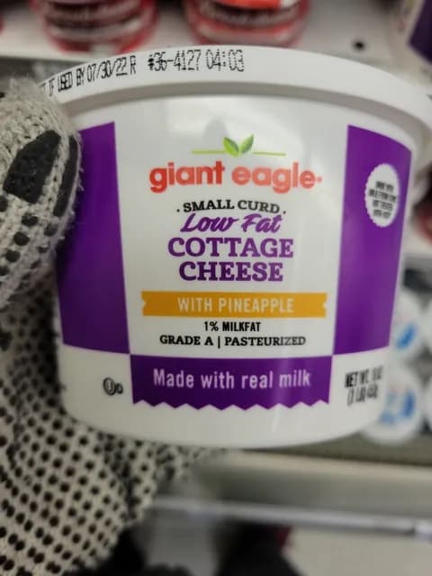Giant Eagle Small Curd Low Fat Cottage Cheese With Pineapple