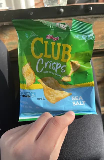 Kellogg'S Club Crisps Light Crispy Buttery Sea Salt Flavored