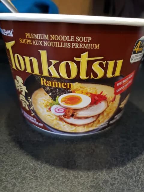 Nongshim Tonkotsu Ramen Premium Noodle Soup