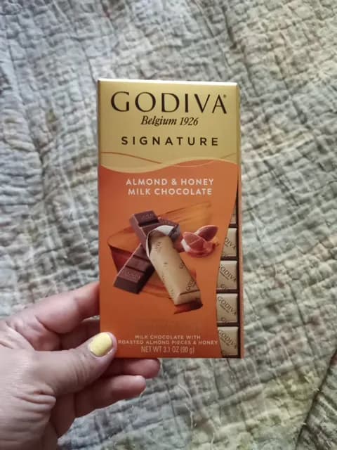 Godiva Signature Almond & Honey Milk Chocolate