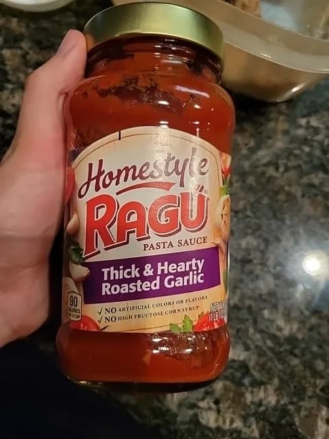 Ragu Homestyle Thick & Hearty Roasted Garlic Pasta Sauce