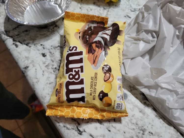 M&M'S Honey Graham Milk Chocolate With Crisp Rice Center