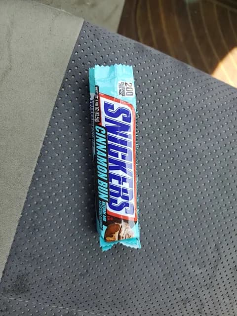 Snickers Cinnamon Bun Bar