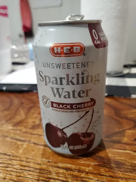 H-E-B Select Ingredients Unsweetened Black Cherry Sparkling Water