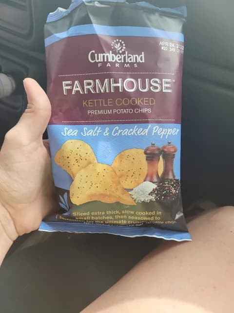 Cumberland Farms Farmhouse Kettle Cooked Sea Salt & Cracked Pepper Premium Potato Chips