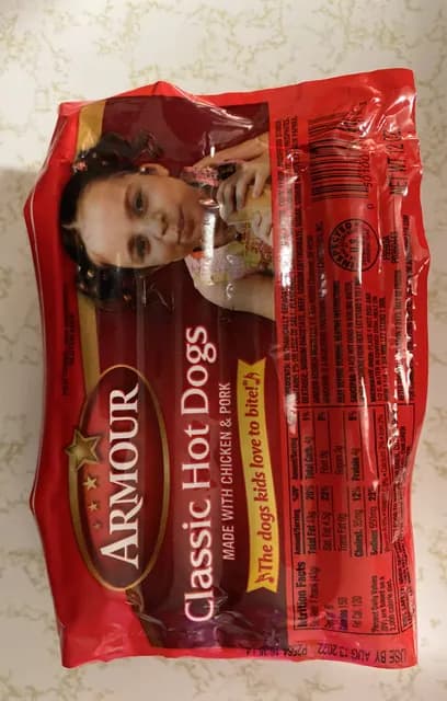 Armour Classic Hot Dogs Made With Chicken & Pork