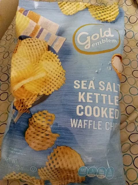 Gold Emblem Sea Salt Kettle Cooked Waffle Chips