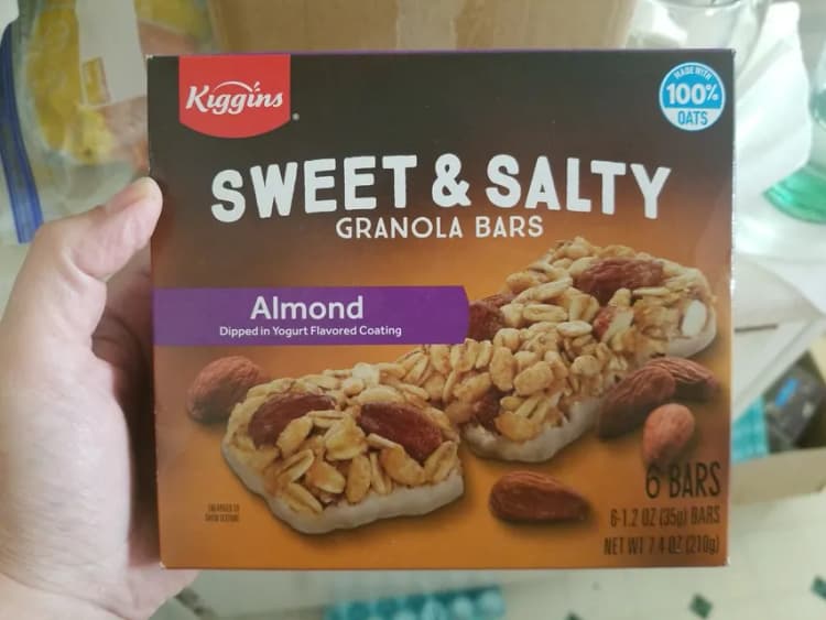 Kiggins Sweet & Salty Granola Bars Almond