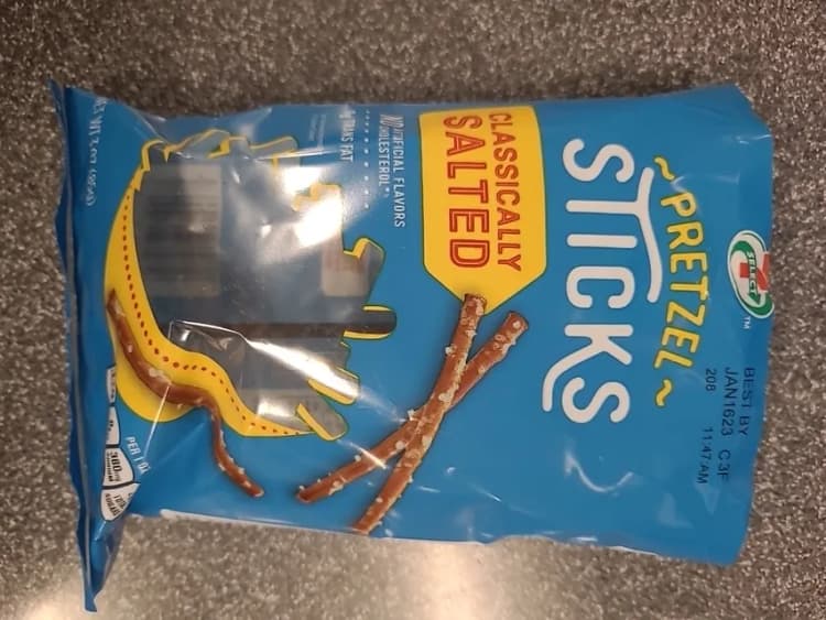 7 Select Pretzel Sticks Classically Salted