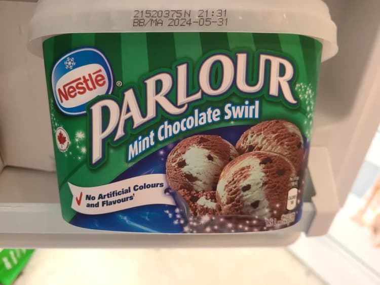 Nestle Parlour Mint Chocolate Swirl