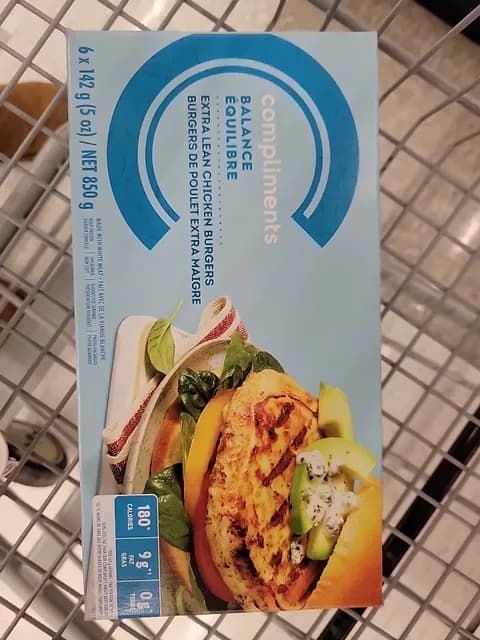 Compliments Balance Extra Lean Chicken Burgers