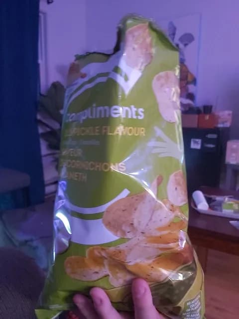 Compliments Dill Pickle Flavour Potato Chips