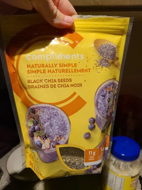 Compliments Naturally Simple Black Chia Seeds