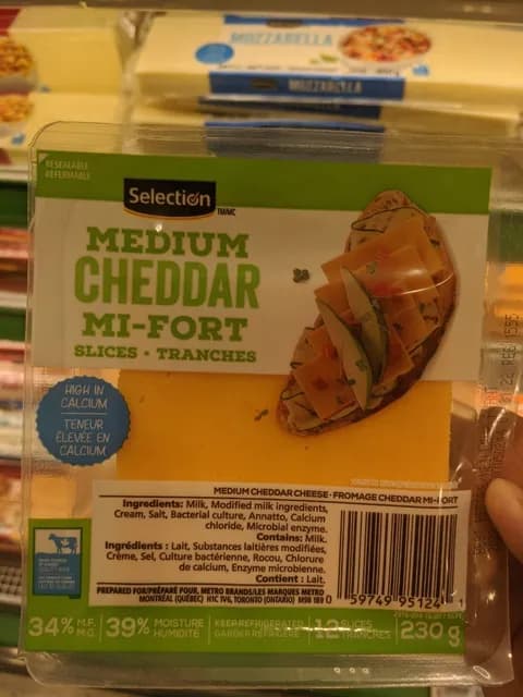 Selection Medium Cheddar Cheese