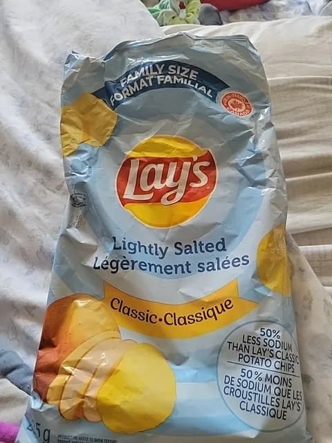 Lay'S Lightly Salted Classic Potato Chips