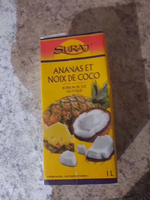 Suraj Ananas Et Noix De Coco