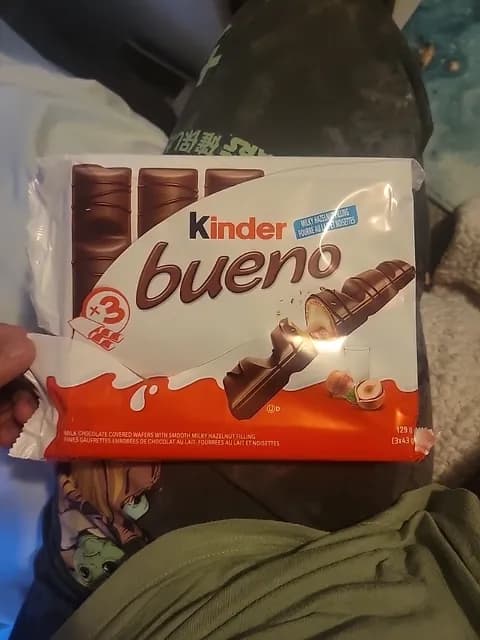 Kinder Bueno Milky Hazelnut Filling