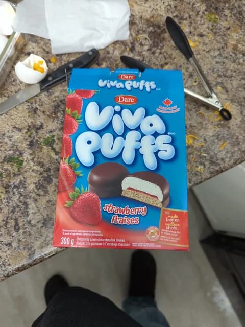 Dare Viva Puffs Strawberry Chocolatey Covered Marshmallow Cookies