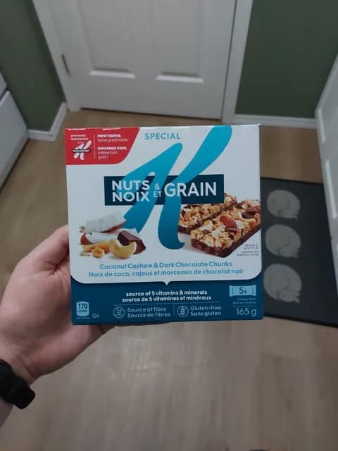 Special K Nuts & Grain Coconut Cashew & Dark Chocolate Chunks