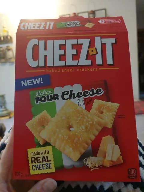Cheez-It Baked Snack Crackers Italian Four Cheese Flavour