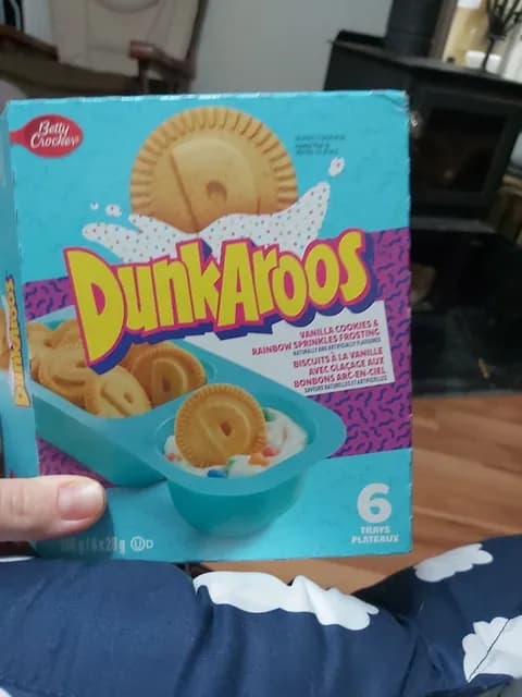 Betty Crocker Dunkaroos Vanilla Cookies & Rainbow Sprinkles Frosting