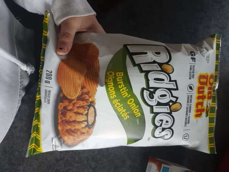 Old Dutch Ridgies Burstin' Onion Flavour Potato Chips