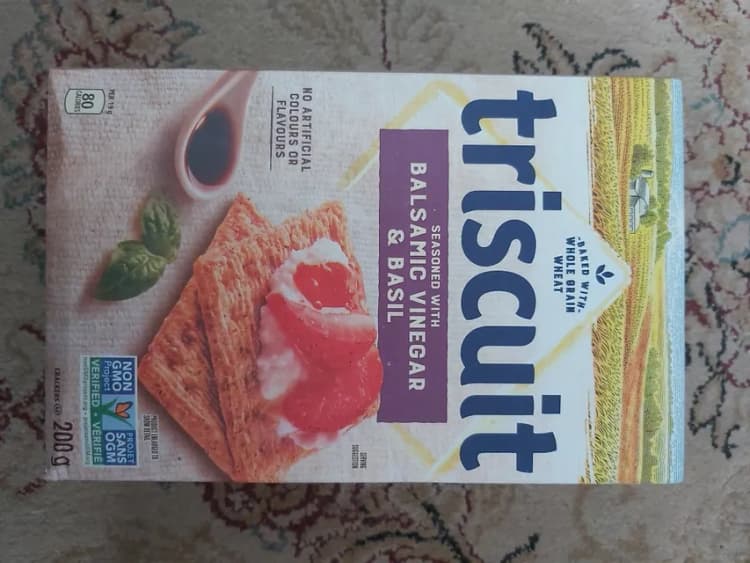 Triscuit Crackers Seasoned With Balsamic Vinegar & Basil