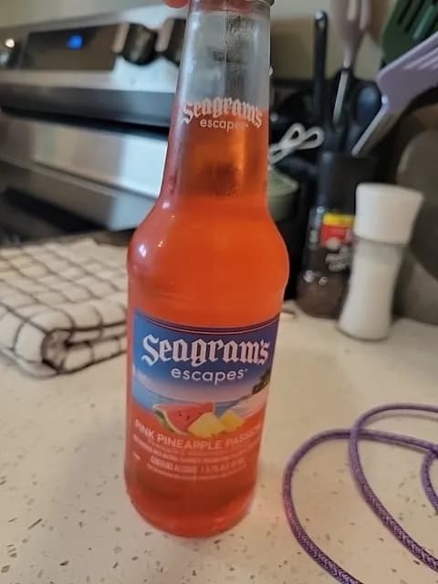 Seagram'S Escapes Pink Pineapple Passion, Pineapple & Watermelon Flavors
