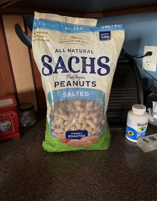 Sachs Fancy Virginia Peanuts Salted Freshly Roasted