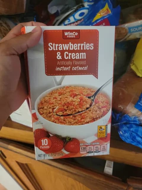 Winco Foods Strawberries & Cream Instant Oatmeal