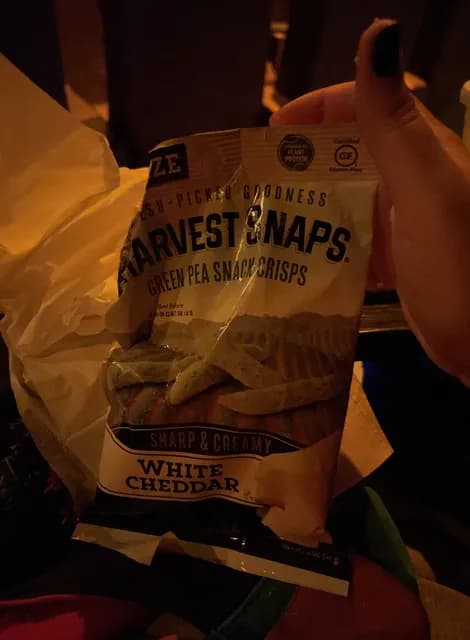 Harvest Snaps Green Pea Snack Crisps Sharp & Creamy White Cheddar