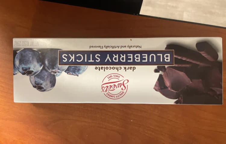 Sweet'S Dark Chocolate Blueberry