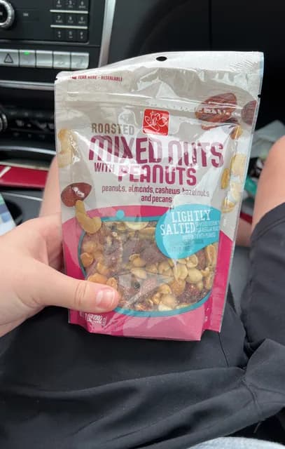 Harris Teeter Lightly Salted Roasted Mixed Nuts With Peanuts