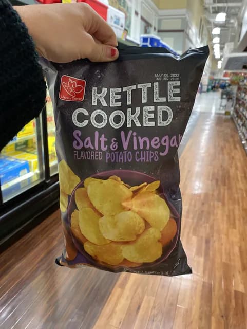 Harris Teeter Kettle Cooked Salt & Vinegar Flavored Potato Chips