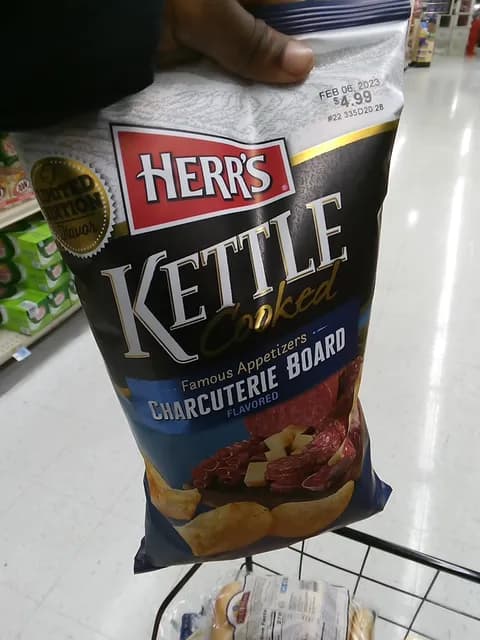 Herr'S Kettle Cooked Famous Appetizers Charcuterie Board Flavored
