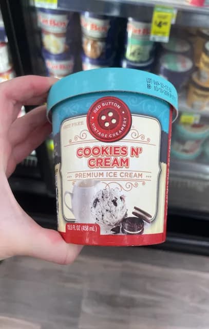 Red Button Vintage Creamery Cookies N' Cream Premium Ice Cream