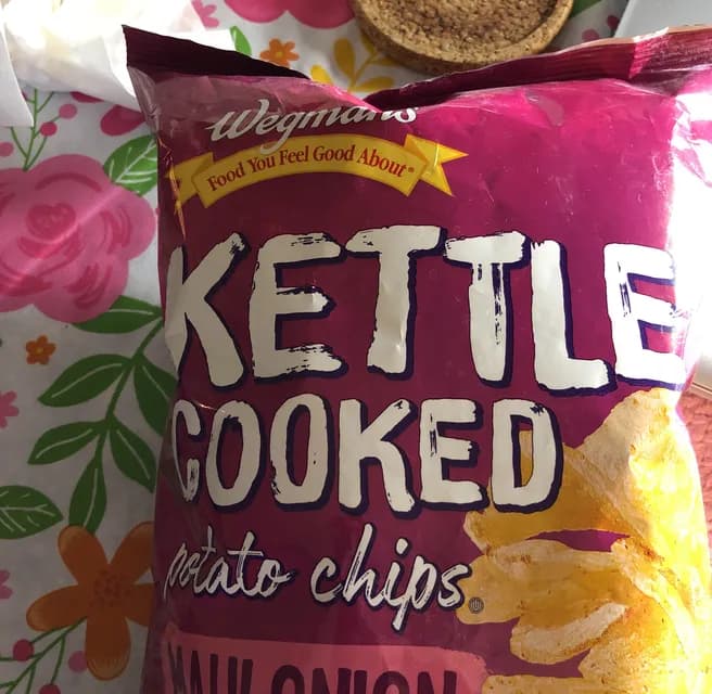 Wegmans Kettle Cooked Potato Chips Maui Onion Flavored