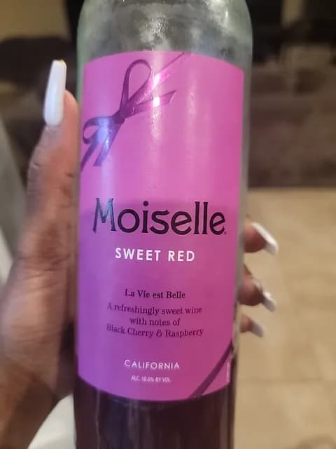 Moiselle Sweet Red California Wine