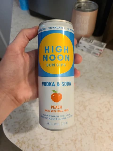 High Noon Sun Sips Peach Vodka & Soda