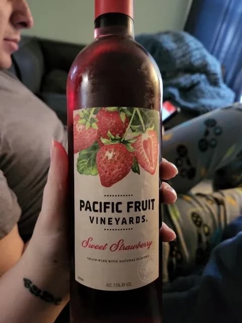 Pacific Fruit Vineyards Sweet Strawberry Wine