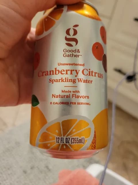 Good & Gather Unsweetened Cranberry Citrus Sparkling Water